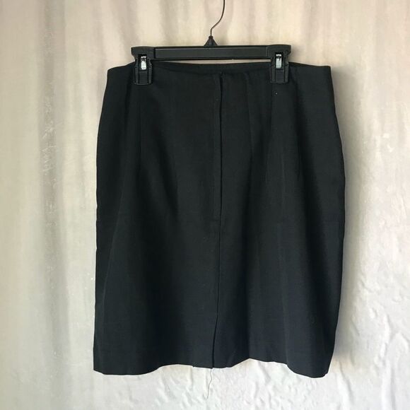 ⚜️81st and Park Skirt⚜️6 For $25 - Picture 2 of 5